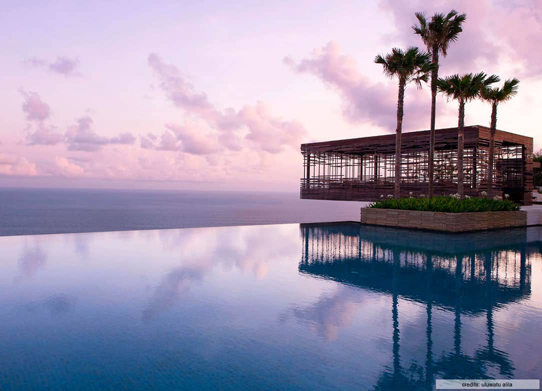 Piscine de rêve à Bali sur le rocher de Uluwatu